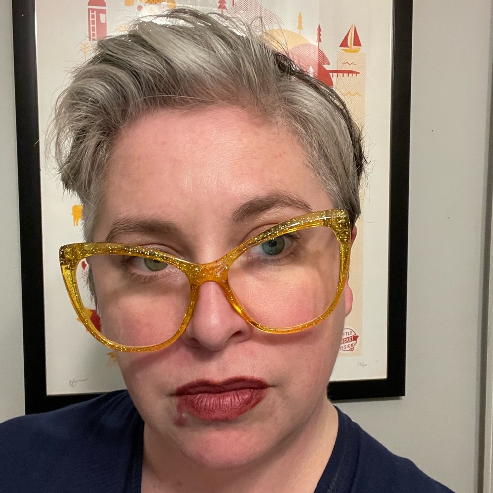 Meet your Posher, Caroline